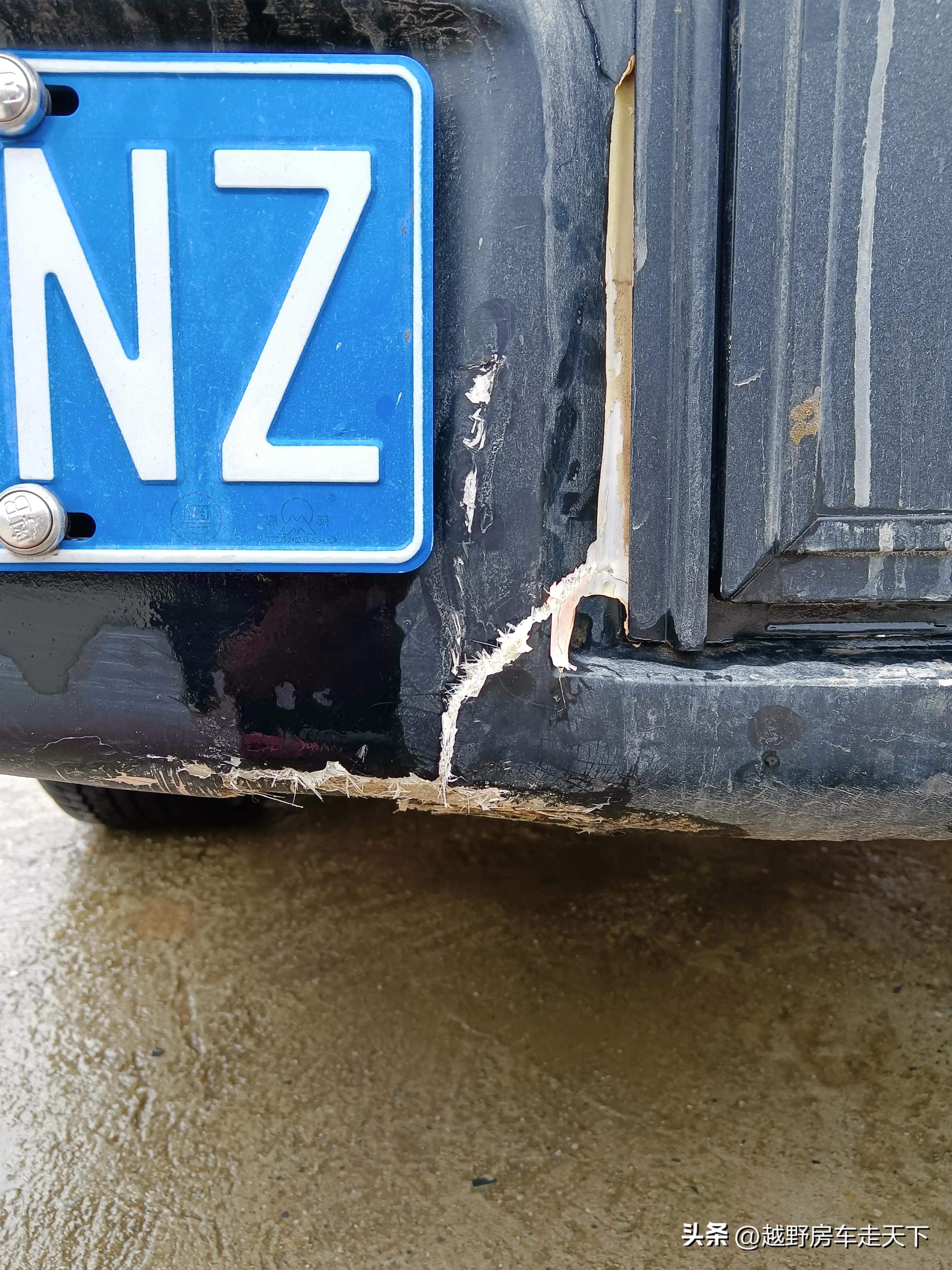 大流沙砸坏车子,铁皮车壳撞裂开怎么修复