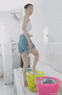 轻松一刻：这样的破电脑，收废品的竟然出价500块钱收，真是疯了