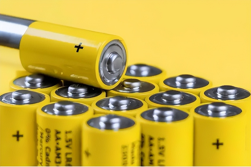 磷酸铁锂主要应用在哪方面,磷酸铁锂的工作原理