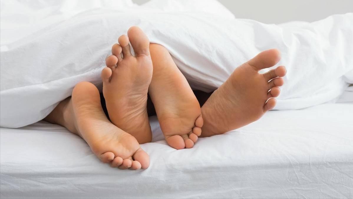 长期裸睡的人可能会提高睡眠质量,如果长期裸睡会怎么样