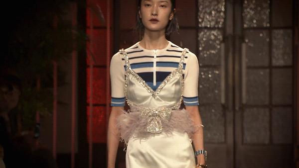 露后跟高跟运动鞋,不露脚高跟运动鞋