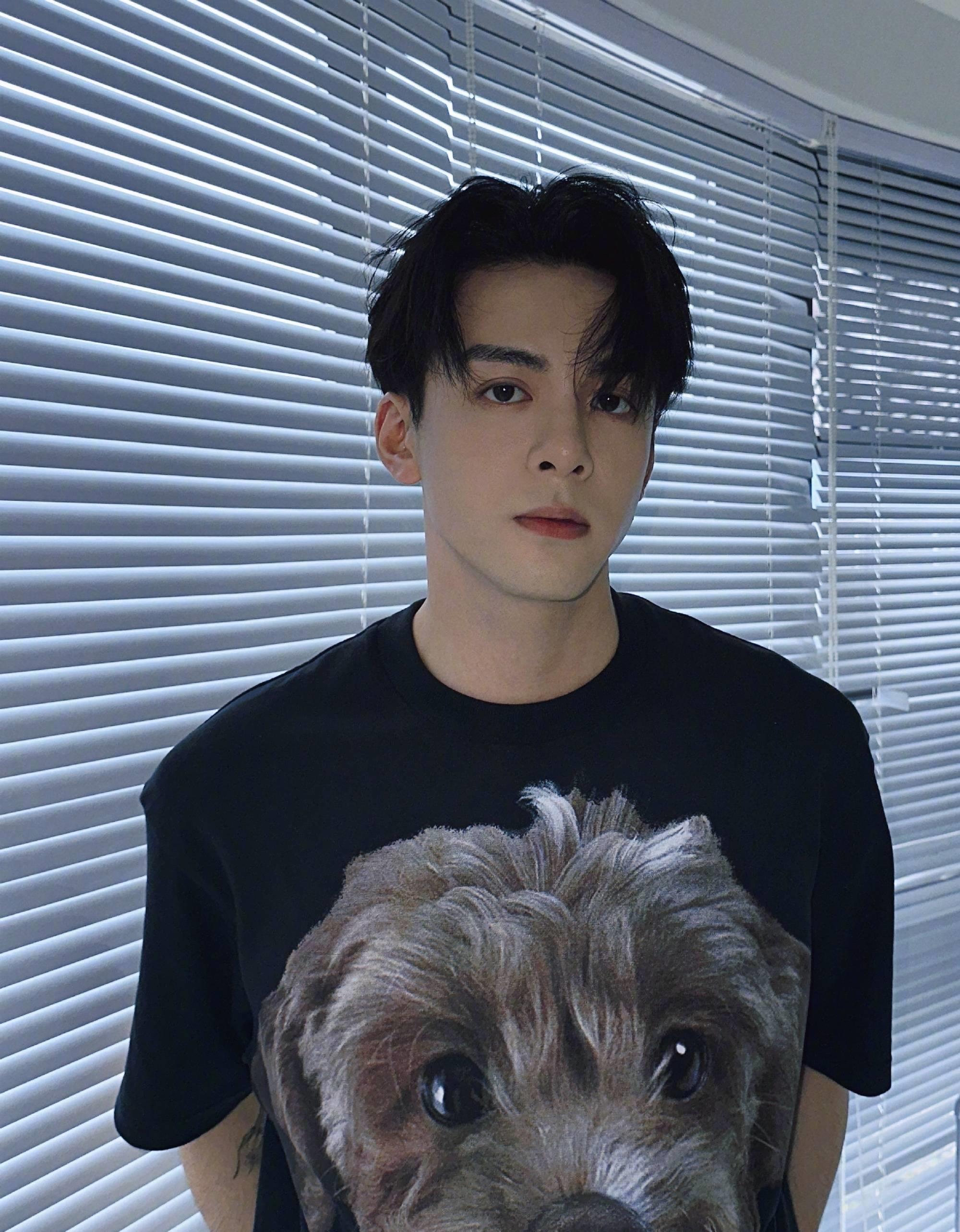 月度最in*服私**：翩翩男妲己胸残质子团，爆剧外的男*诱色**惑最致命！