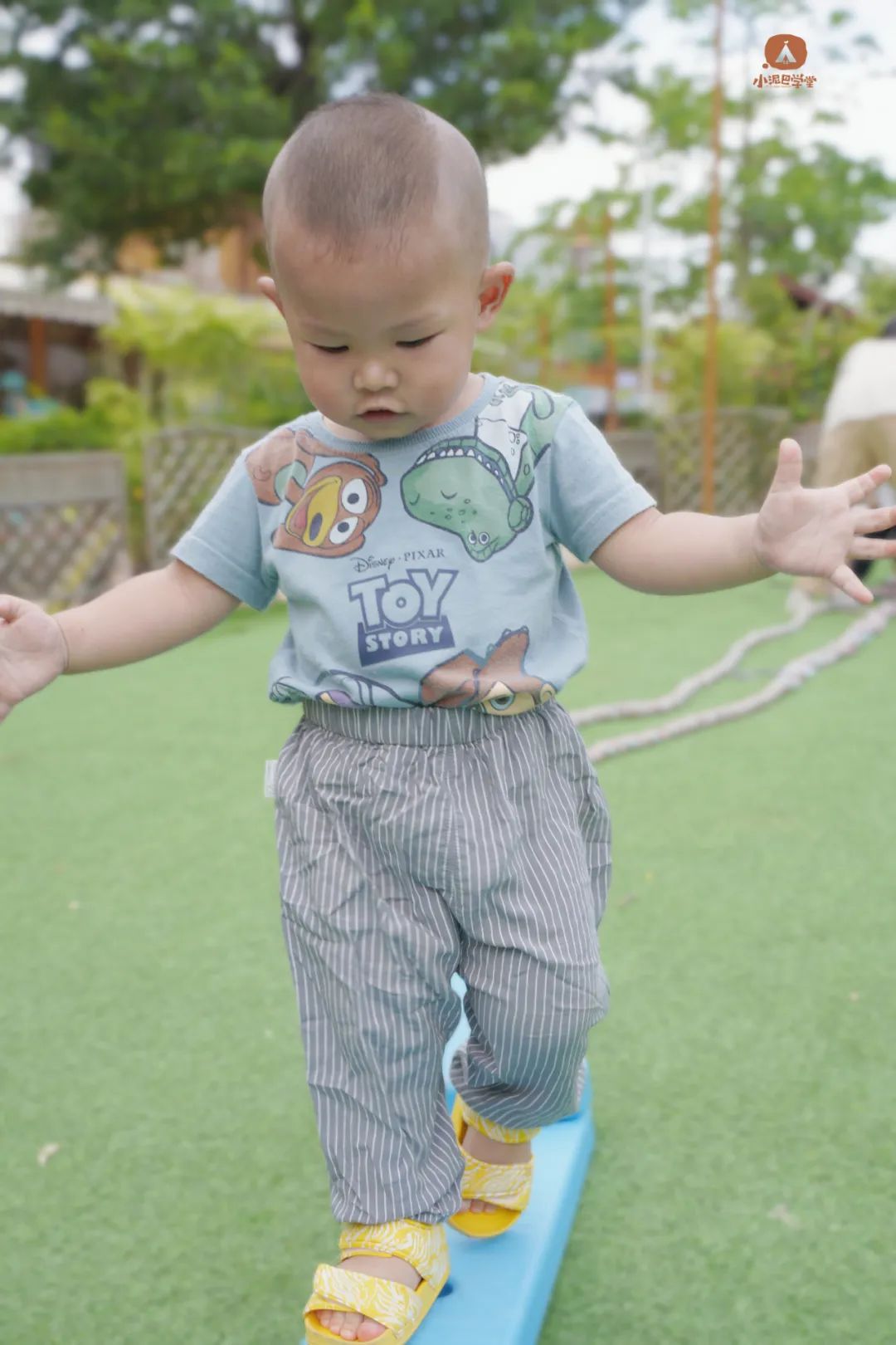 小宝宝一般几岁上幼托班好,孩子上托班给家长一点轻松的时光