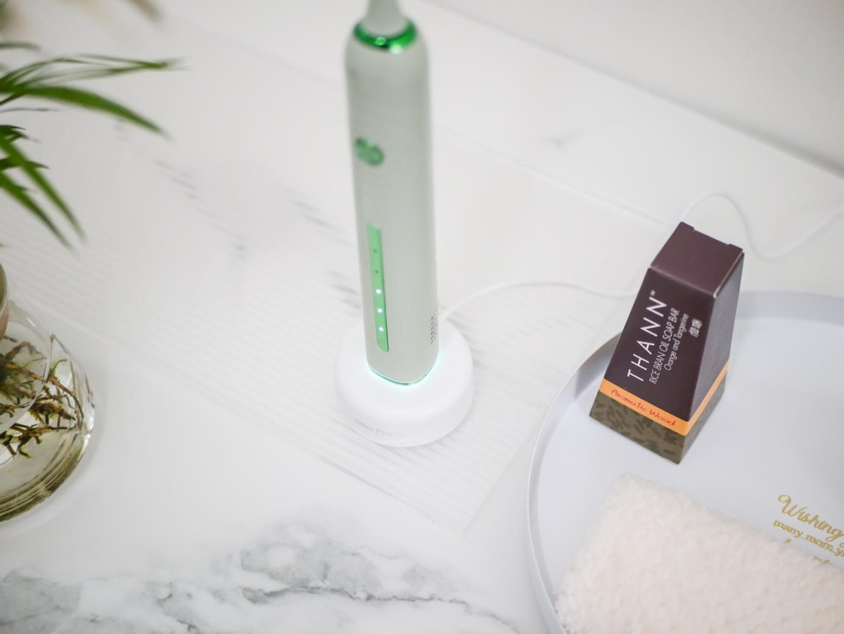 usmile电动牙刷和飞利浦电动牙刷,华为电动牙刷和飞利浦电动牙刷