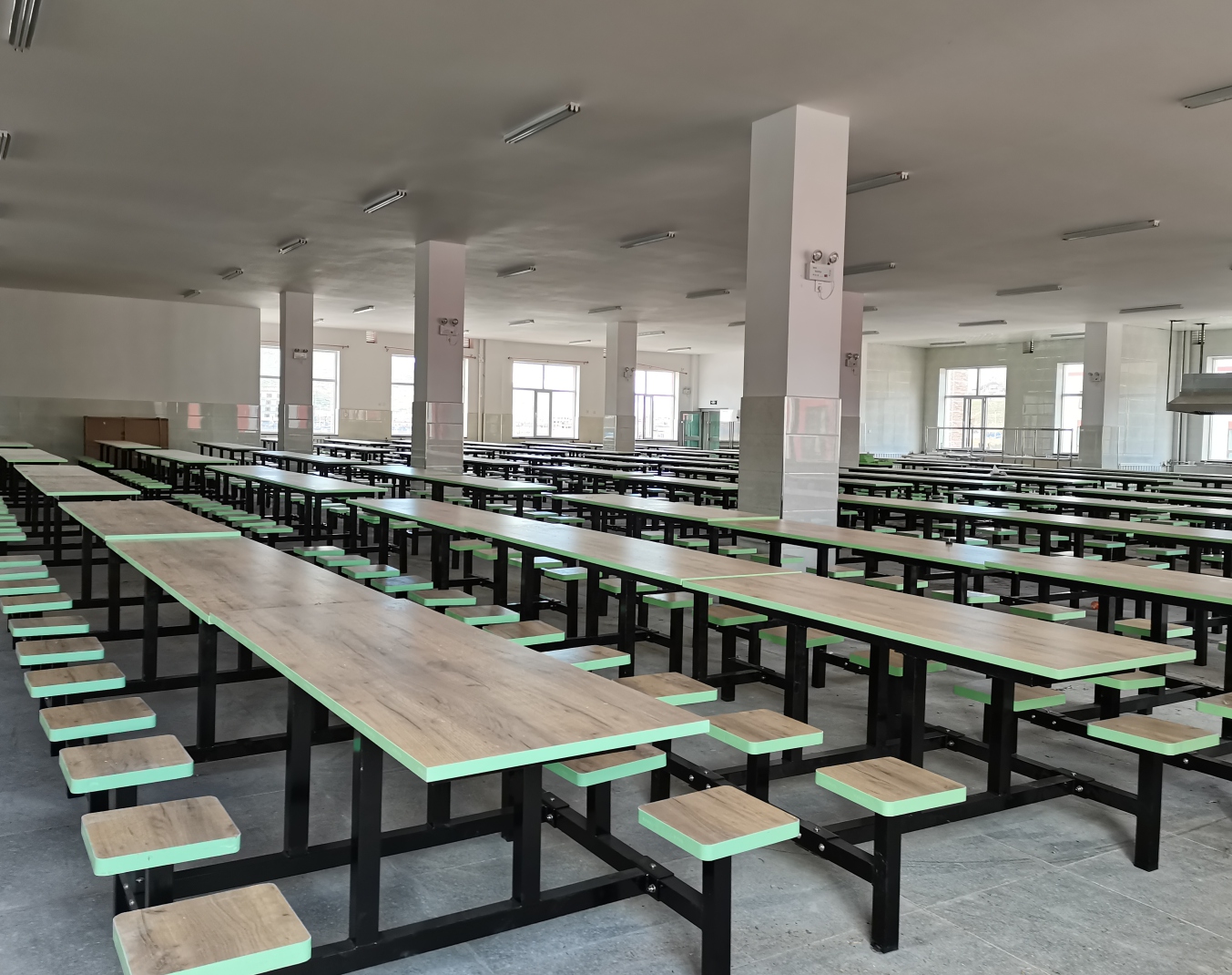 餐桌椅生产厂家哪些最好,工厂餐桌椅款式