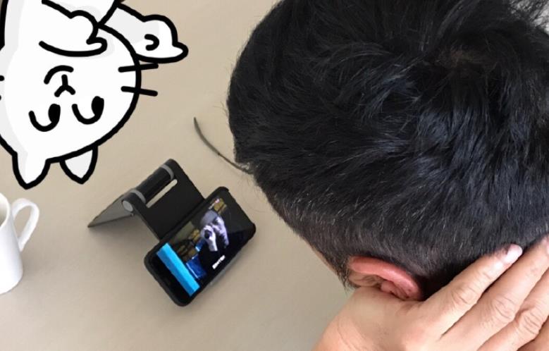 走进63岁苗侨伟香港的生活，住豪宅开游艇，好友遍布整个娱乐圈