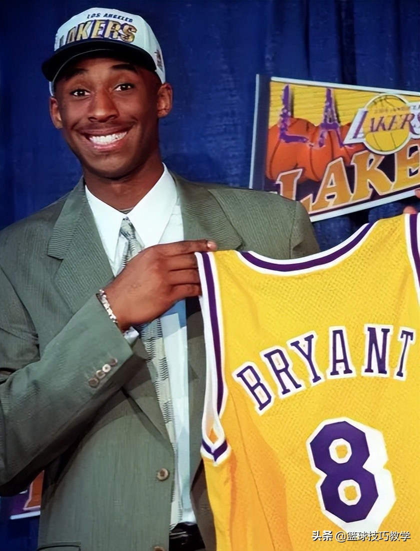 科比布莱恩特亲签球衣多少钱,2016科比亲签球衣值多少