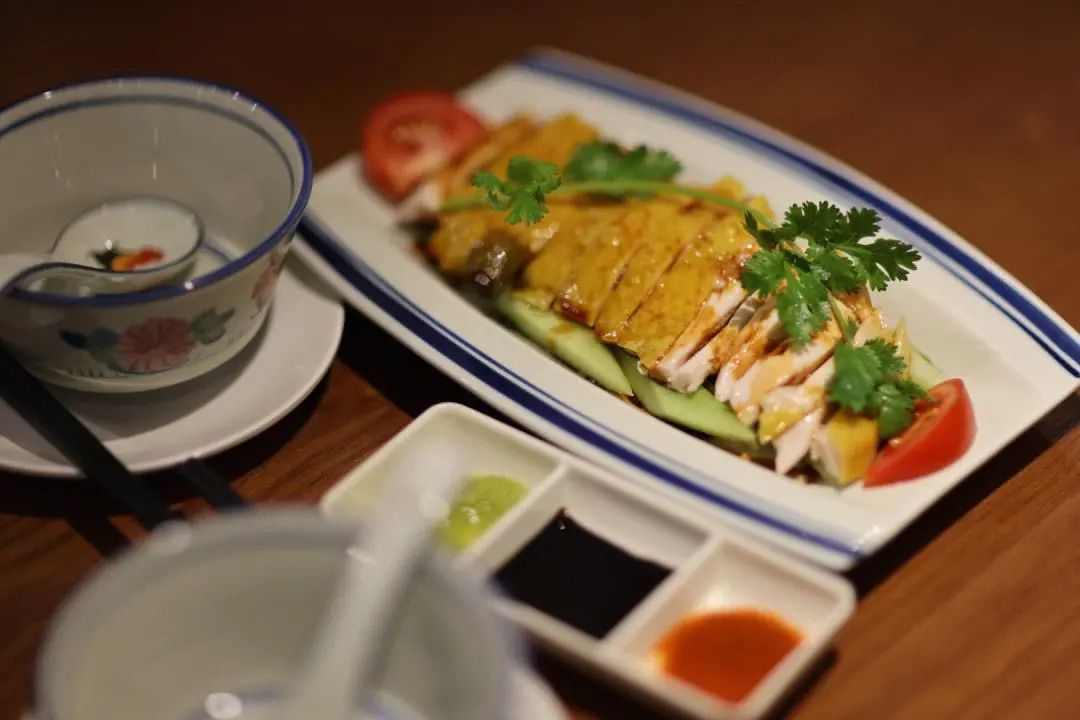 泰国曼谷街头美食草莓冰沙,泰国曼谷nana吃美食