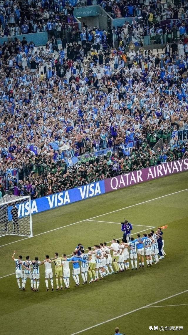 卡塔尔世界杯让人心酸的时刻,卡塔尔世界杯足球狂欢