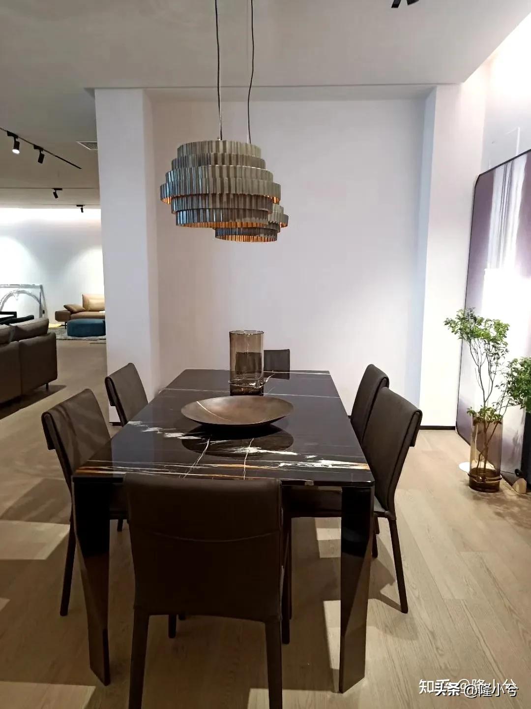 岩板餐桌前十名,岩板餐桌怎么选