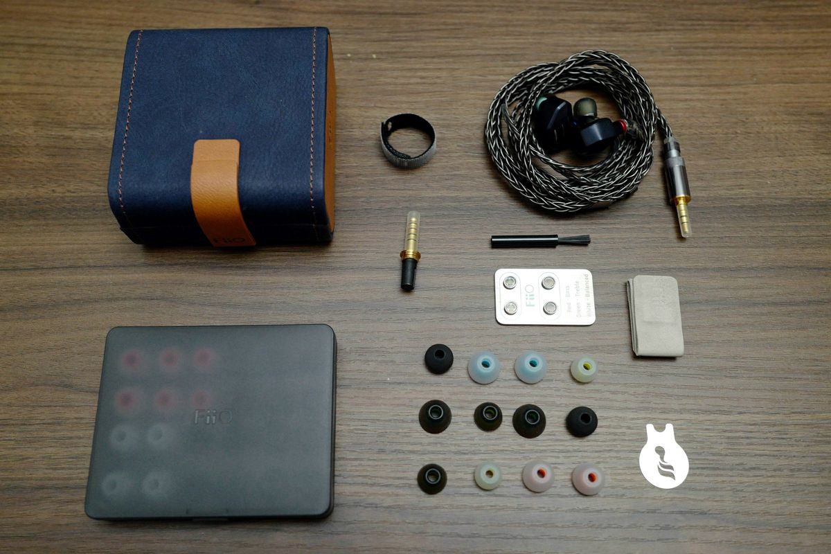 飞傲fh9和7s哪个性价比高,飞傲fa9和fh7s哪个好