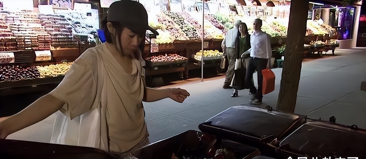 女白领二十年不买内衣,女子20年不买内衣