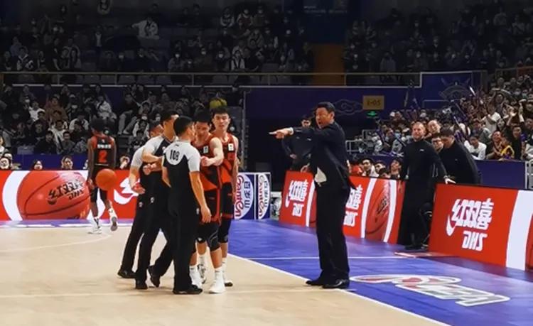 108号裁判的处罚,cba十大严重主场哨