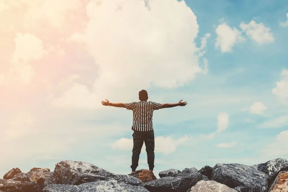 废掉一人最狠的3种手段,闲的时候会毁掉一个正常的人