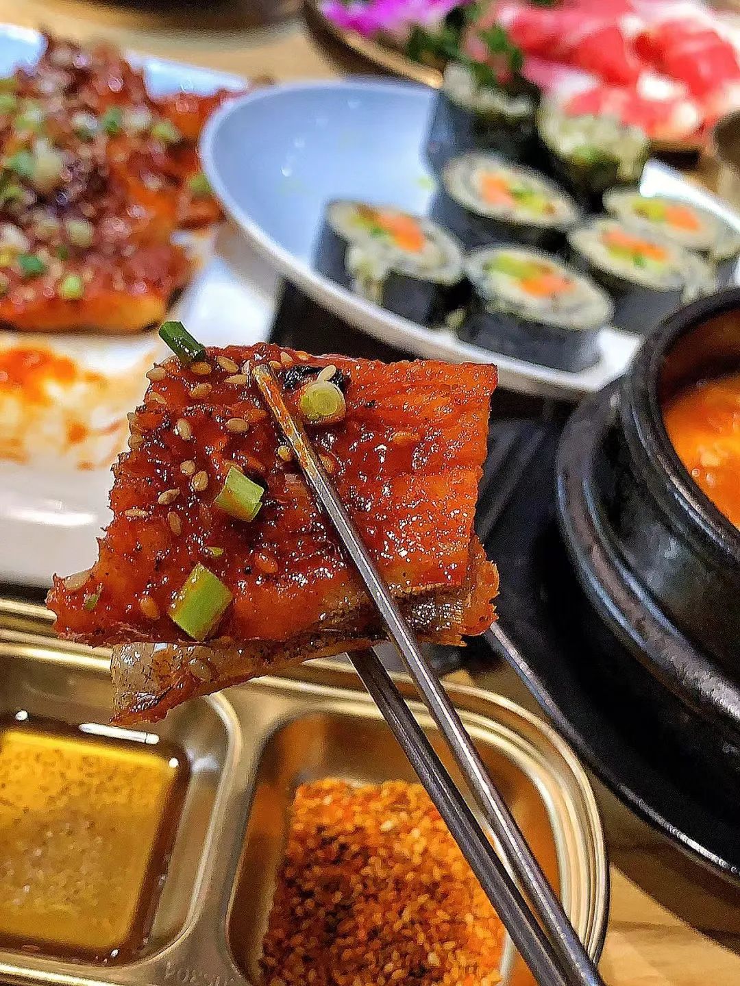 这座被赚钱耽误的浙江小县城，藏着无数吃货惦记的世界美食