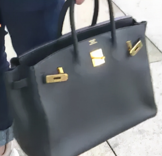 40万买卡地亚手镯被气到住院,29岁男子花41万买卡地亚手镯后续