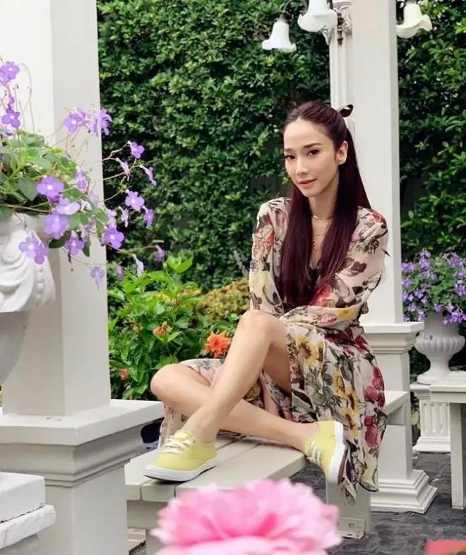 泰国完颜“拽姐”Aump：把日子过成诗歌，把穿搭变成艺术