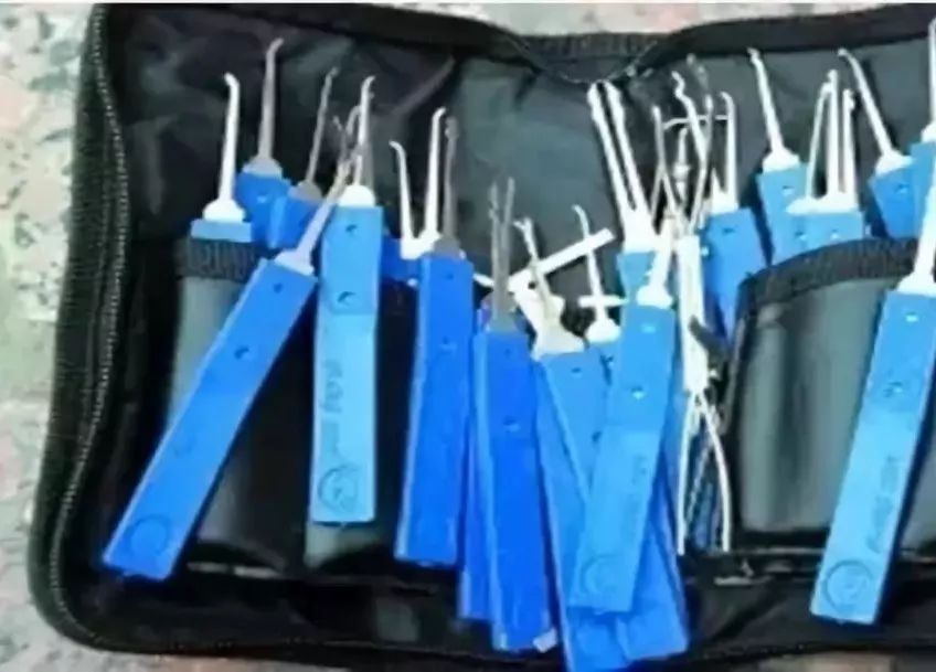 智能锁怎么防止入室盗窃,怎样防小偷入室开锁