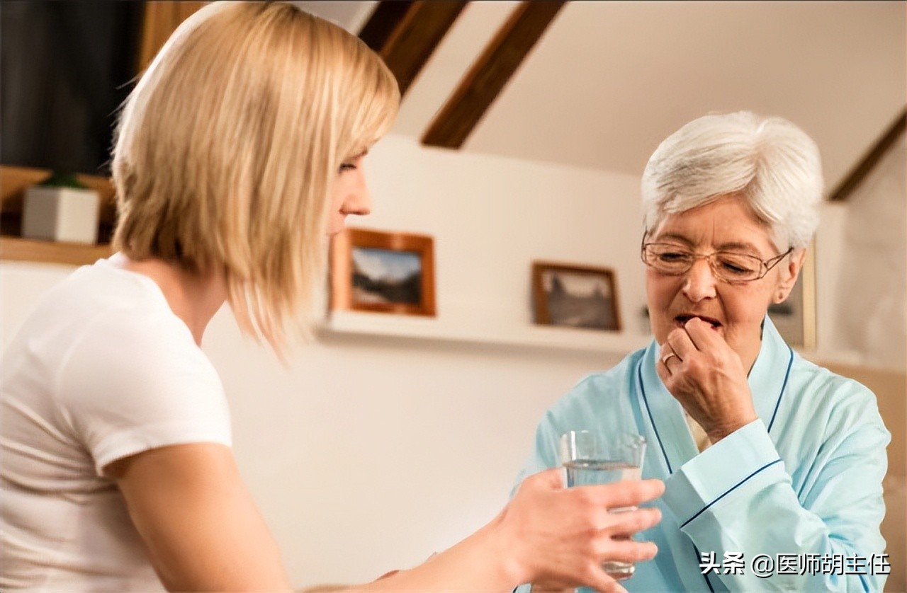 口腔溃疡为什么要吃维生素来治疗,缺乏维生素口腔溃疡应该吃什么药