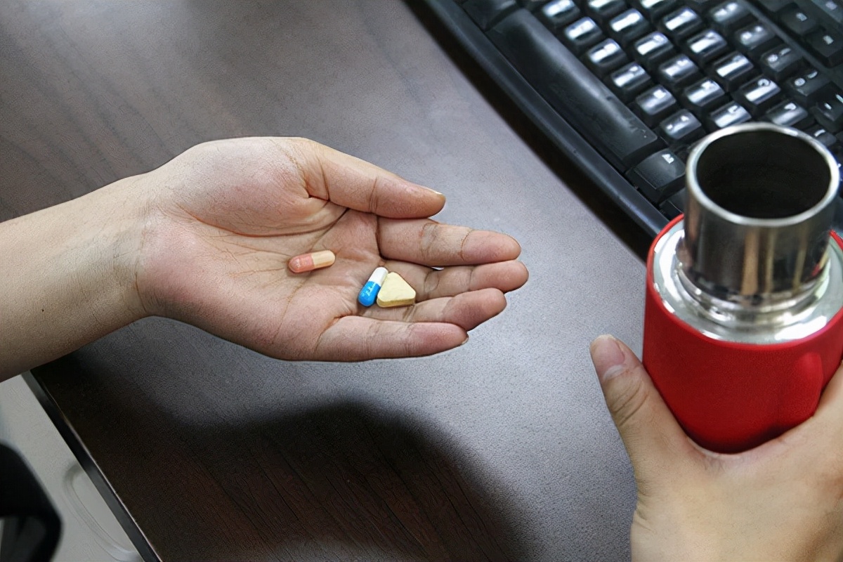 背痛和肺癌的早期症状及表现,背痛和肺癌