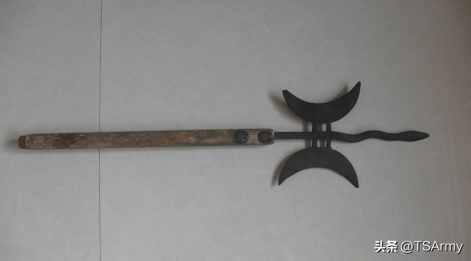 三国关羽兵器,三国演义关羽青龙偃月刀