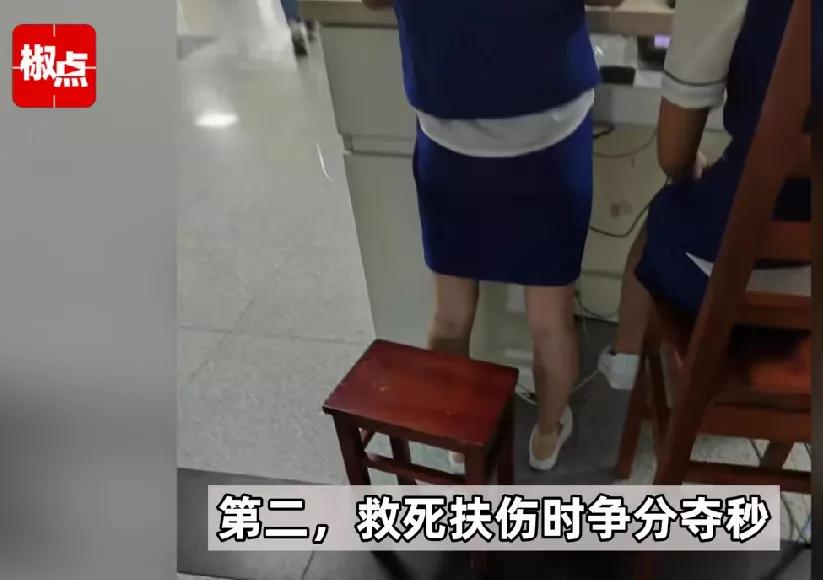 护士穿着工作服不用排队打疫苗,护士穿白大褂吗