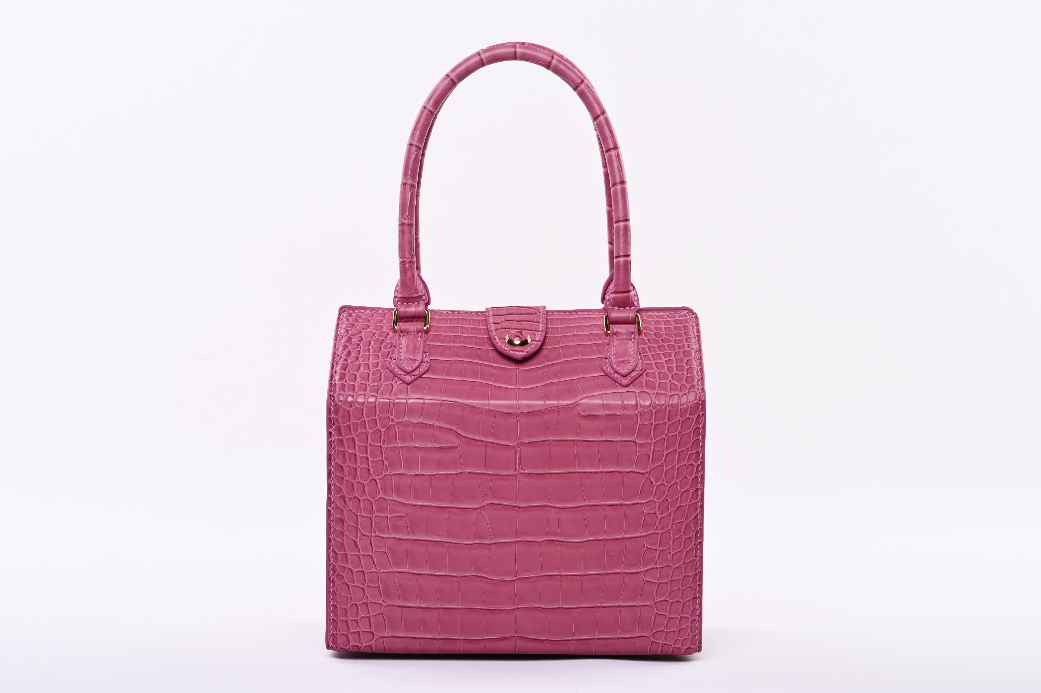 如何区分皮革和真皮革的区别,如何区分皮革和人造皮