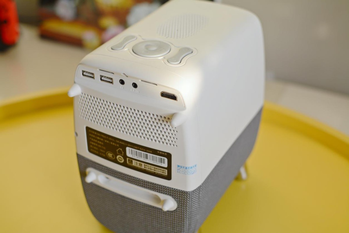 泰捷weboxt1投影200寸效果,千元非智能投影仪