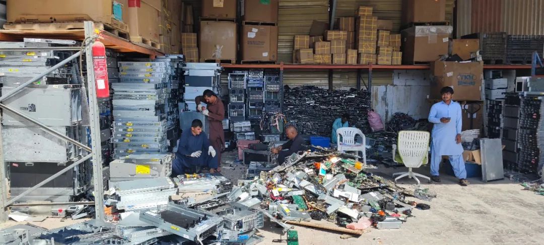 迪拜的富人区捡垃圾,迪拜可以捡垃圾吗