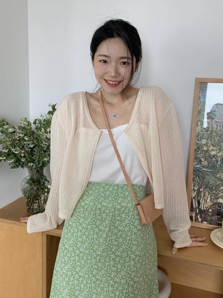 今年最舒服的卫衣搭配,春夏不带帽卫衣怎么搭配才好看