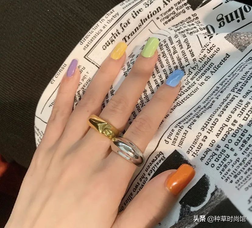 秋冬超显白高级感美甲,春日美甲图片最新款百搭