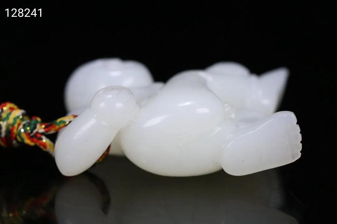 和田玉跪童子雕件图片,清和田玉寿桃童子雕件