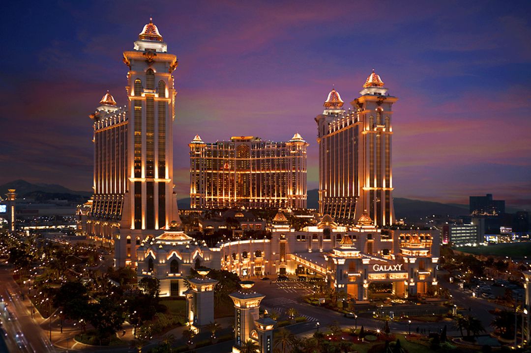 澳门司徒玉莲和崩牙合照,崩牙驹街市伟和好了吗