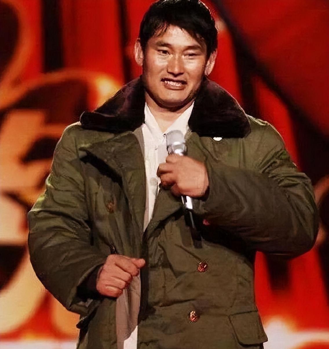 大衣哥被粉丝吓的视频,大衣哥的火爆场面