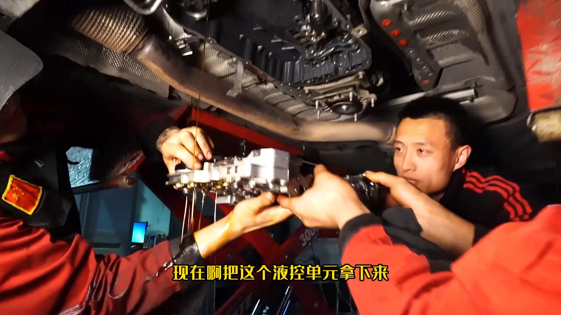 奔驰glc260的变速箱电脑板多少钱,奔驰glc260l的变速箱是什么牌子