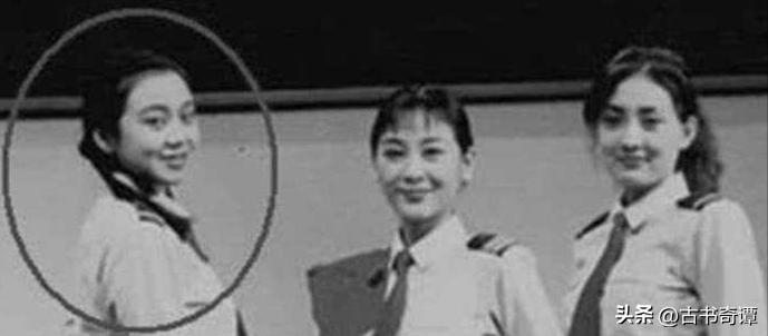 闫妮面部表情僵硬说话阴阳怪气,少年派闫妮面部怎么僵硬呢