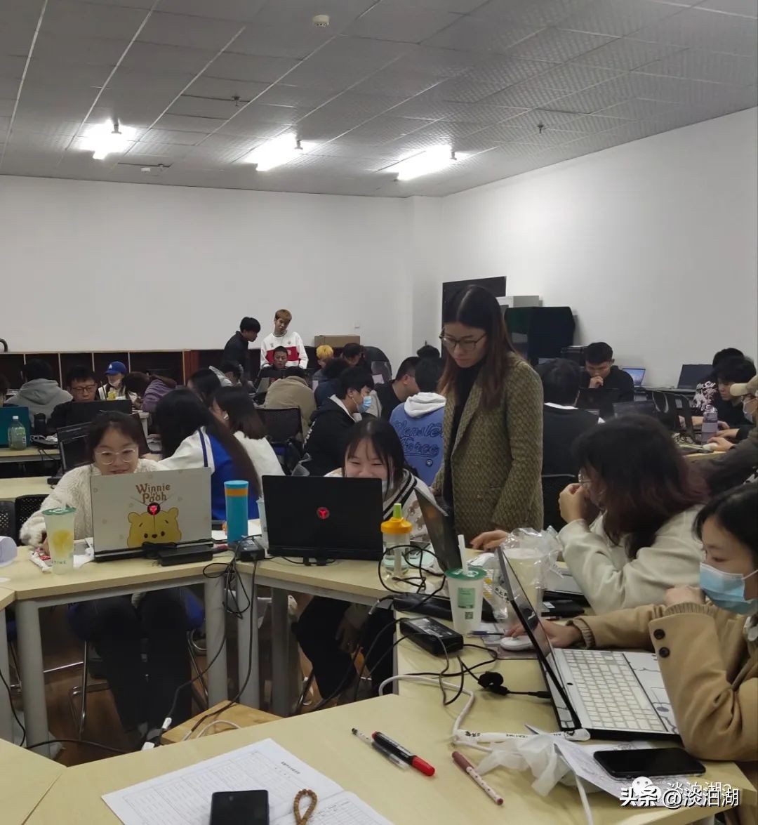 坚守万千“课事”，播撒点滴“微光”湖北文理学院陈鹏老师