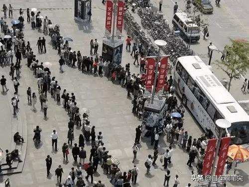 汶川地震15个感人瞬间,汶川地震14周年催人泪目的瞬间