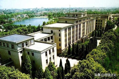 90年代中国首富:入狱18年妻离子散,小28岁小姨子为他不离不弃