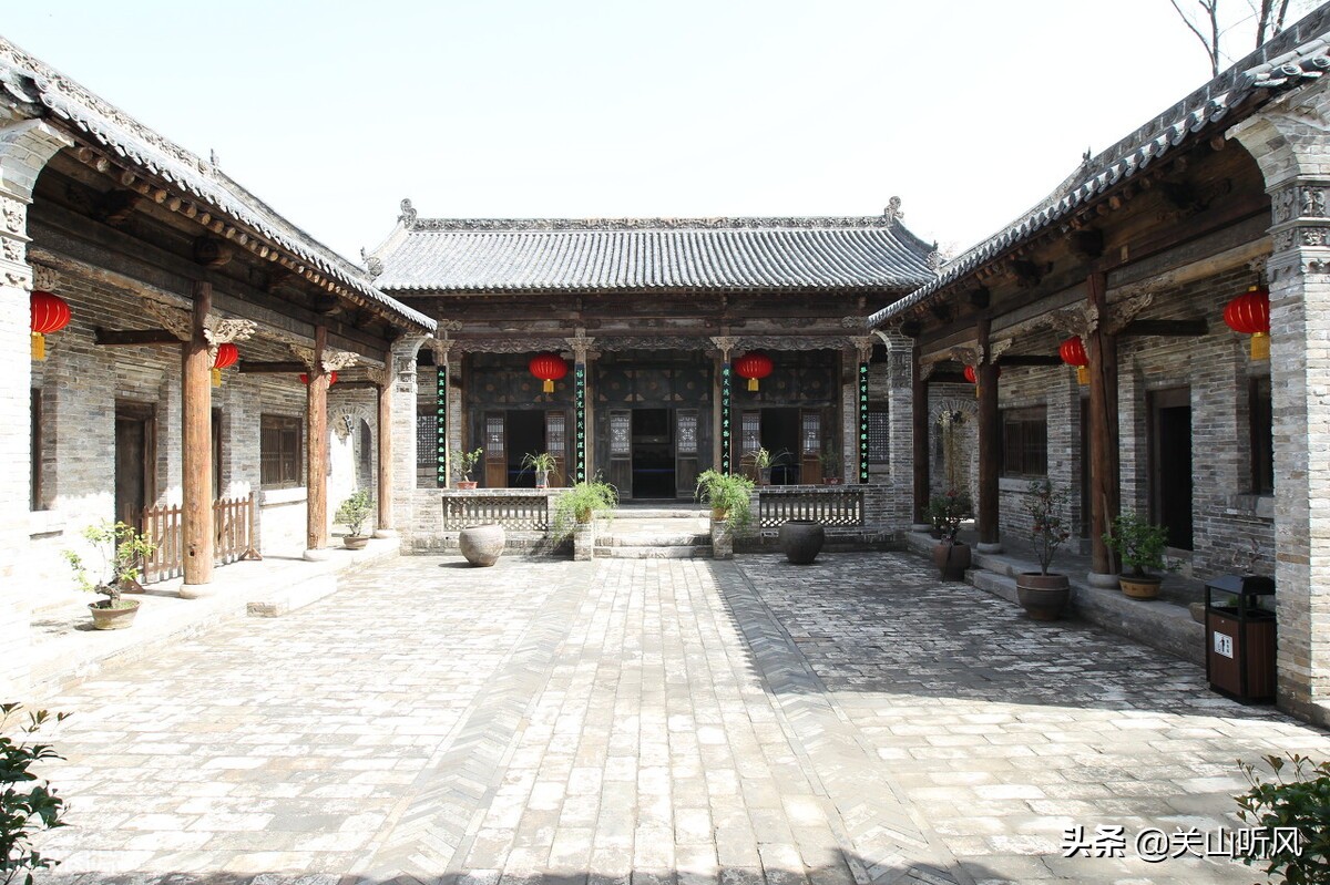 农村盖房什么是东不朝前西不朝后,农村房屋门朝东南好不好