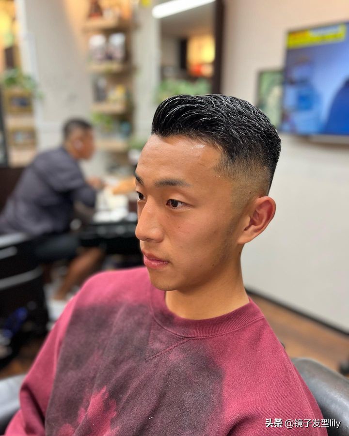 满头白发大叔剪款大背头真帅气,大背头发型推荐中年男