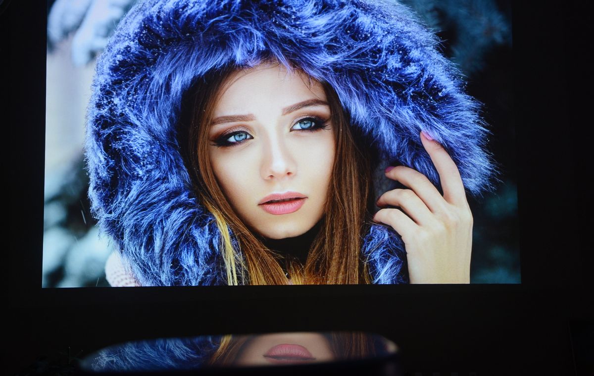 显示器的色彩还原有多重要?坚果J10S打开真实世界色彩大门