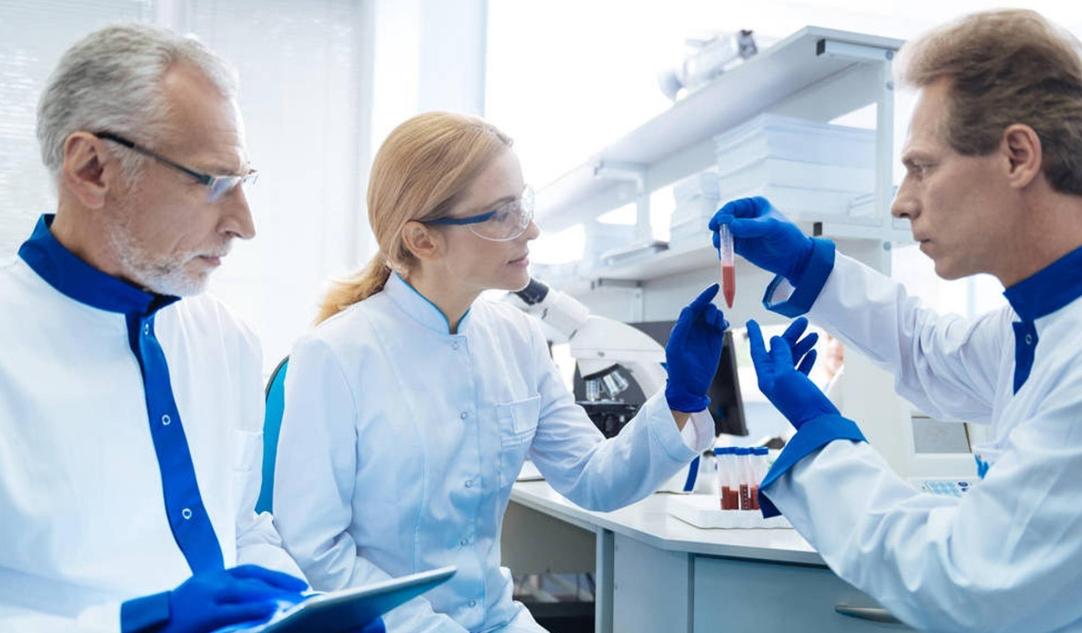 尿酸偏高在睡觉时会发生什么,尿酸高晚上睡觉有四种表现