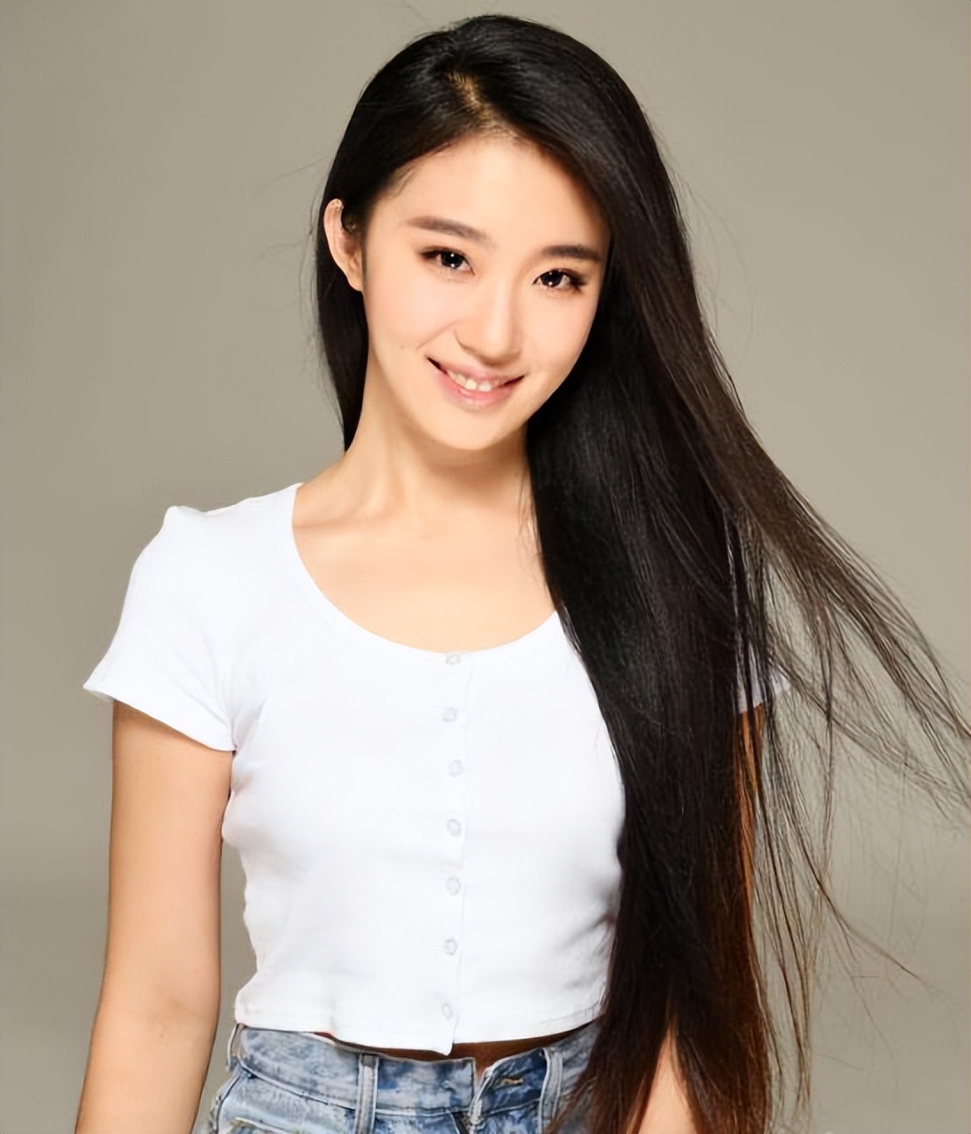 宋小粤和黄逸辉,cba啦啦队黄逸辉vs宋小粤