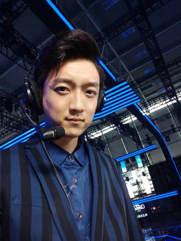 冯巩加入冯巩大战调侃国足,冯巩大战始末