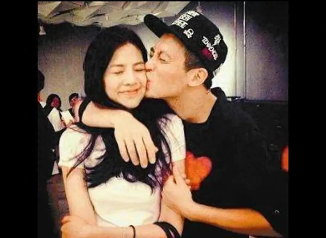 曝光！陈冠希私密照惊人尺度，网友热议