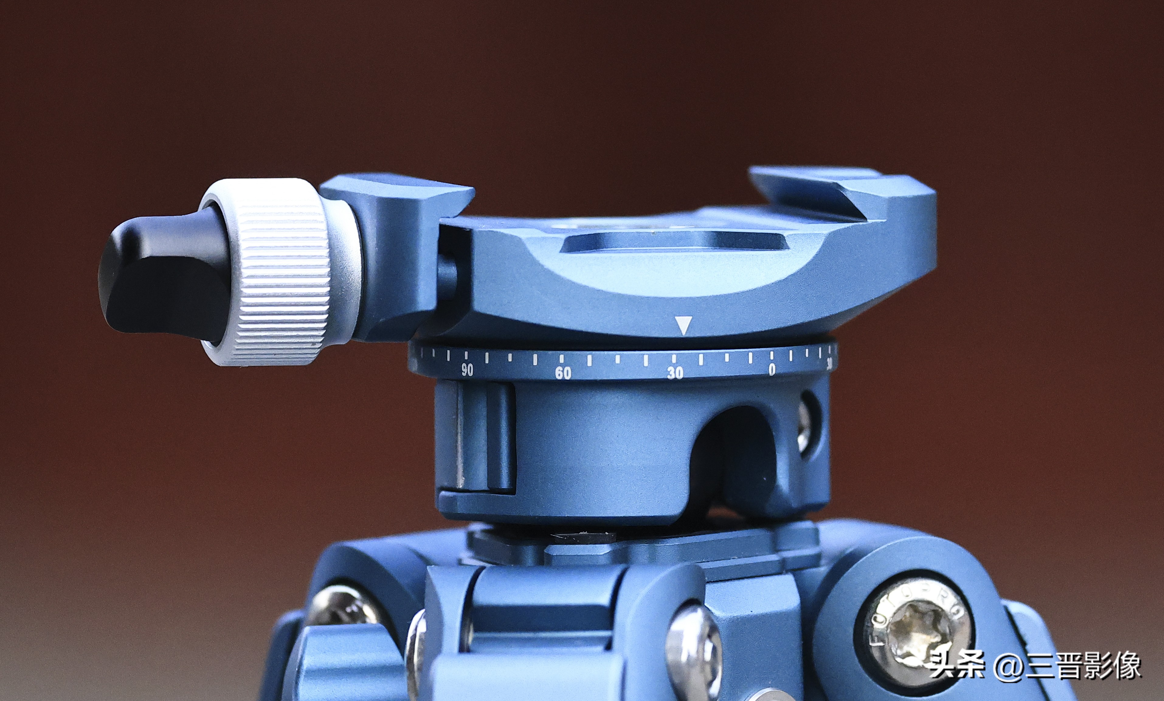 三脚架买怎样的,不同价位的三脚架有啥不同