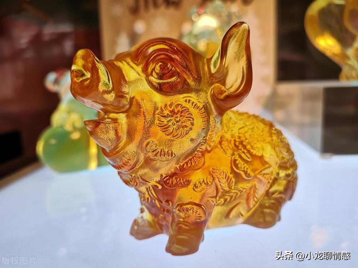 一生辛劳如画饼的生肖,前半生辛苦晚年幸福的三个生肖