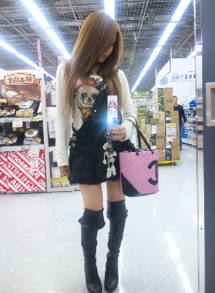 日本网红砸3亿整容上百次！整成法国娃娃：丑八怪在日本活不下去