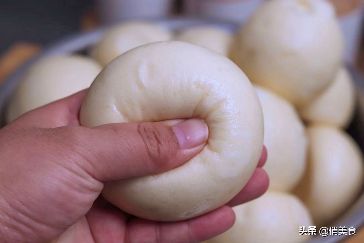蒸馒头蓬松暄软的诀窍,白馒头一斤面粉加多少酵母